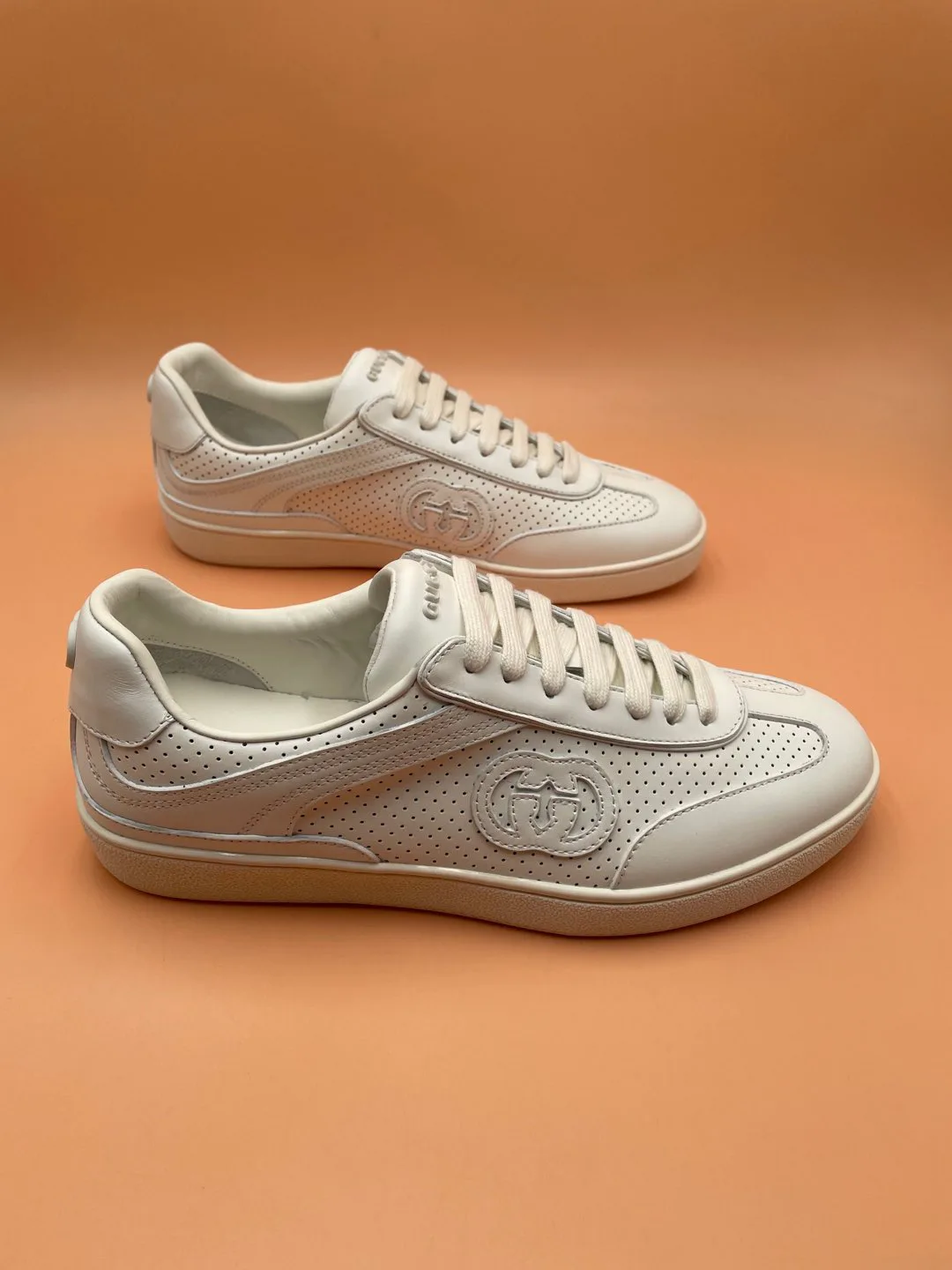 Кроссовки Женские Gucci 17620516