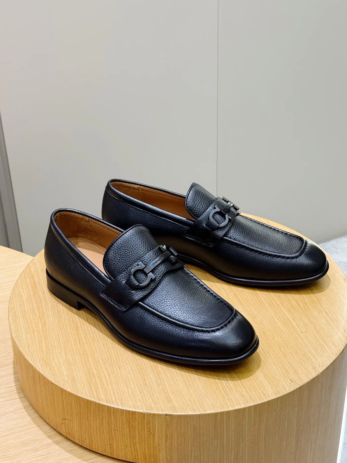 Лоферы И Туфли Мужские Salvatore Ferragamo 18101488