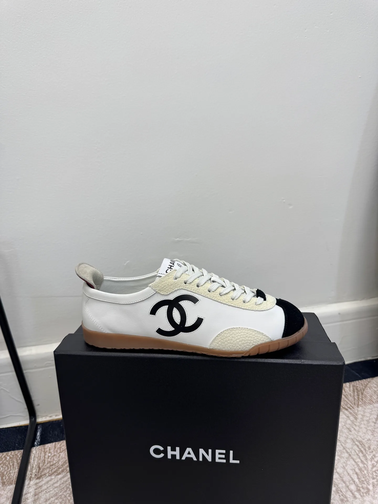 Кроссовки Женские Chanel 19044320