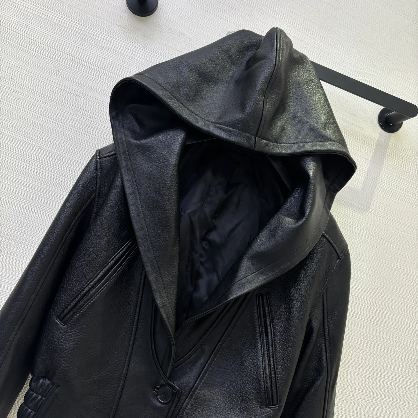 Кожаные Куртки И Дублёнки Женские Saint Laurent 16860541