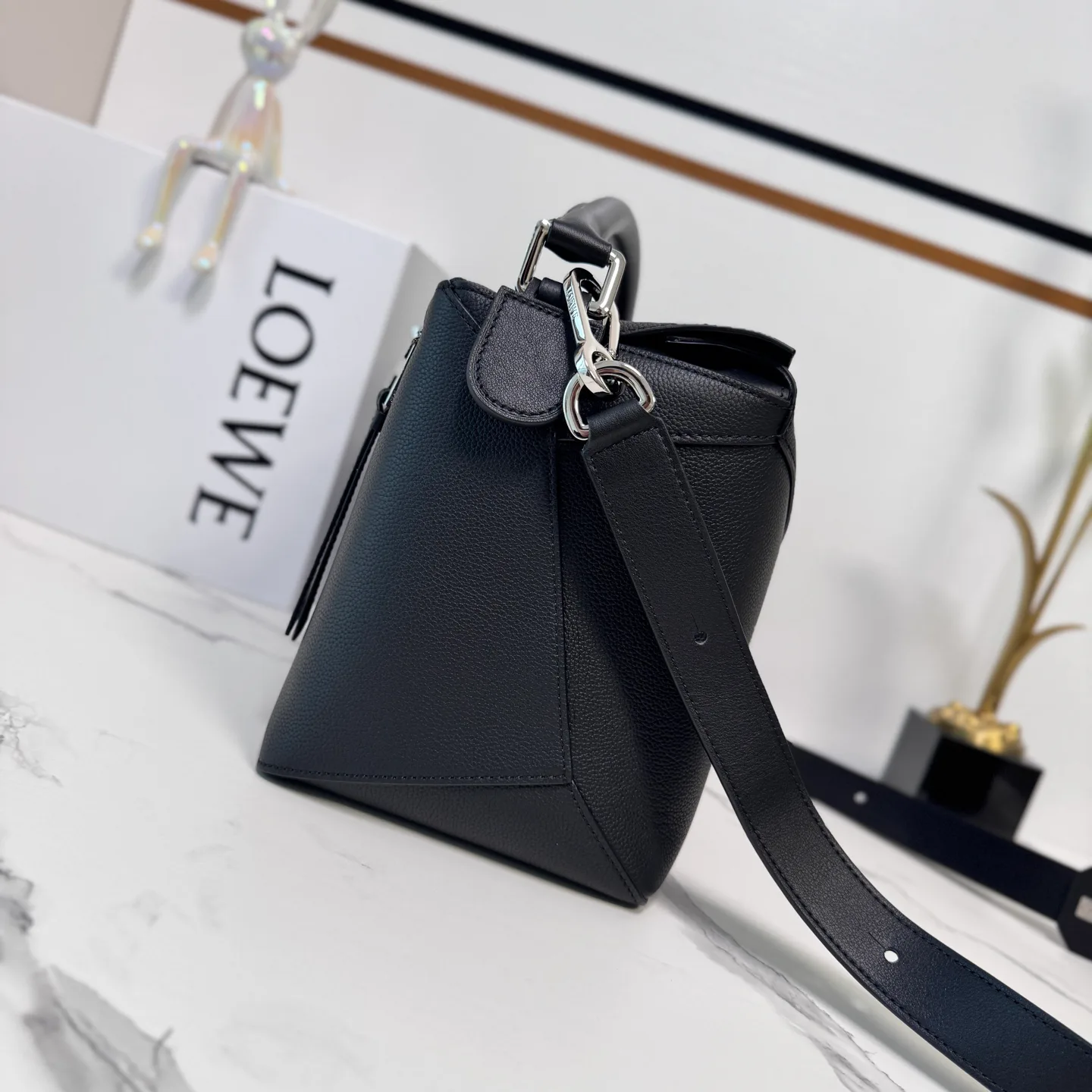 Классические Сумки Женские Loewe 18030346