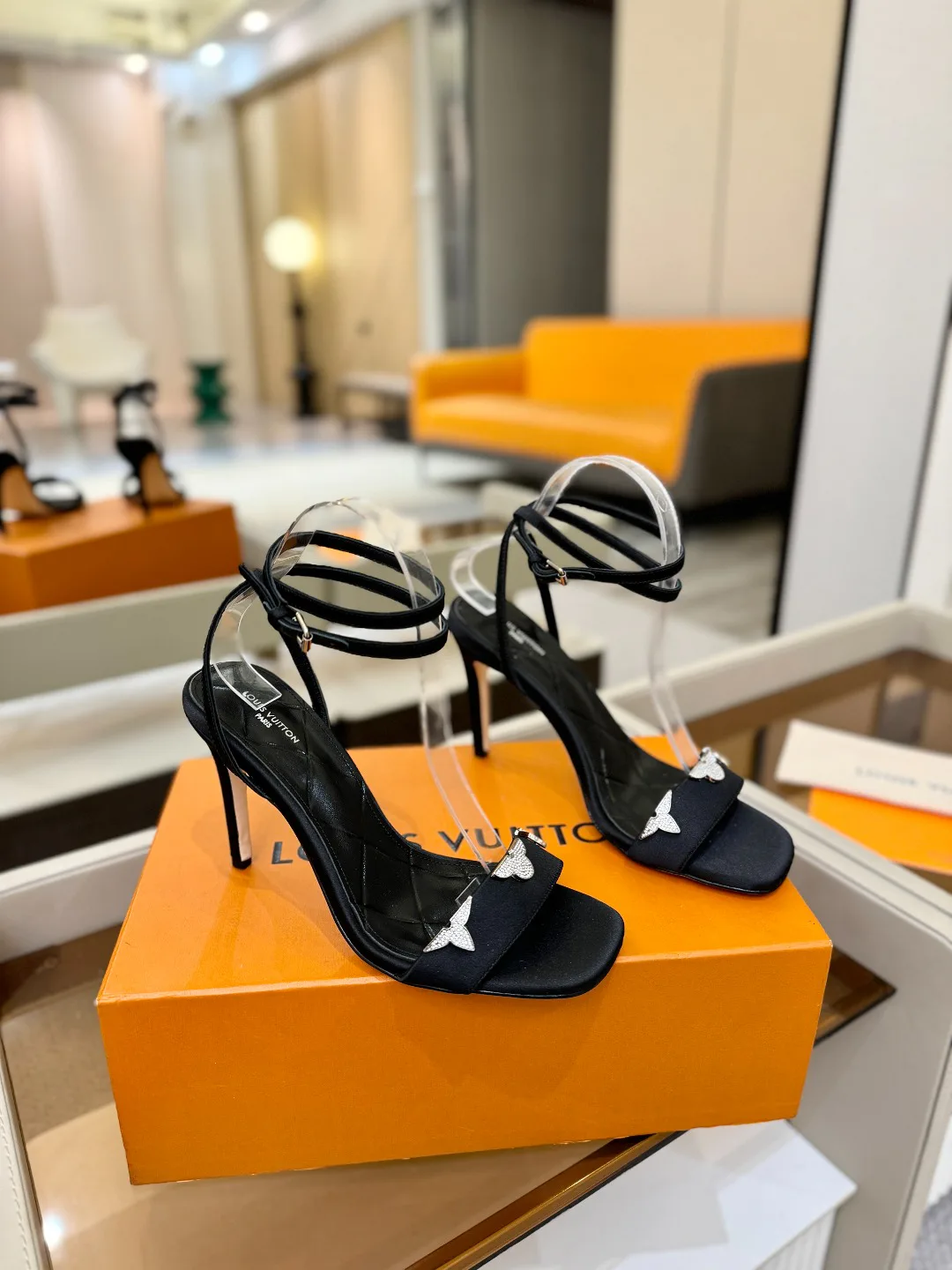 Босоножки Женские Louis Vuitton 10910136