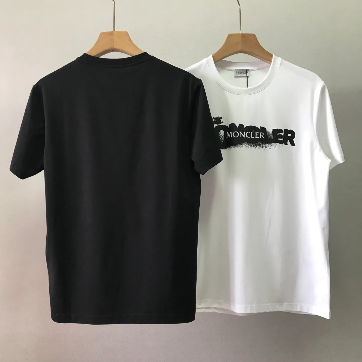 Футболки Мужские Moncler 11437001