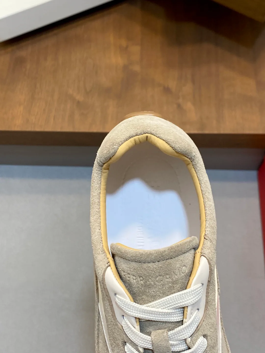 Кроссовки Мужские Salvatore Ferragamo 18274576