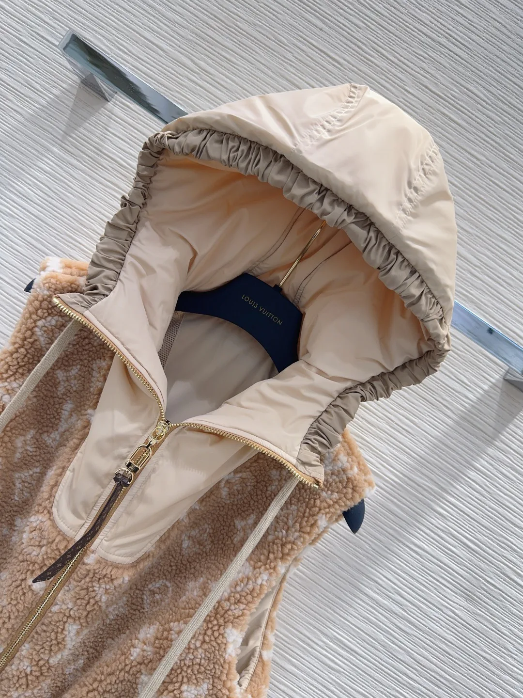 Куртки И Пуховики Женские Louis Vuitton 181714