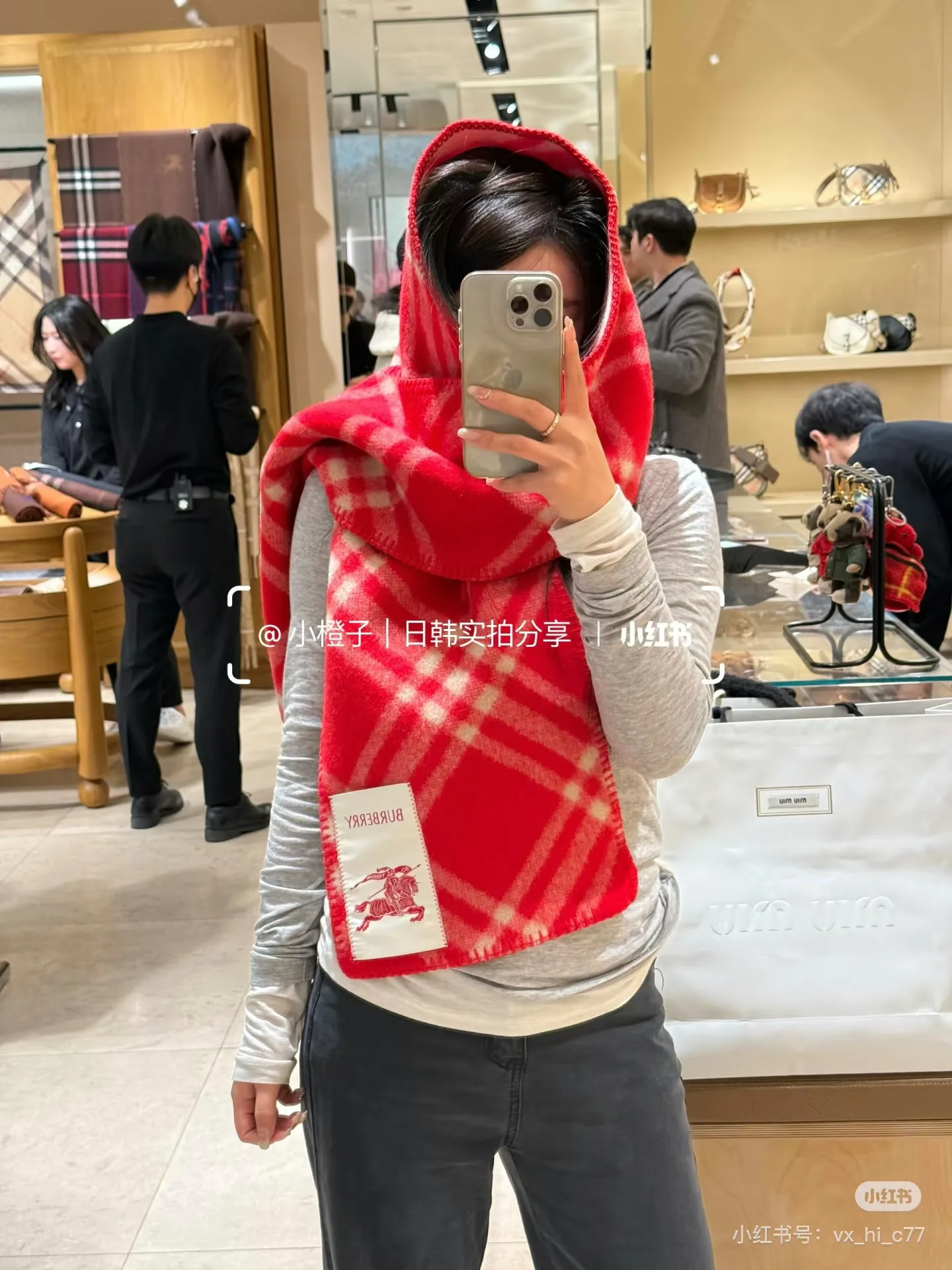Шарфы Burberry 18507377