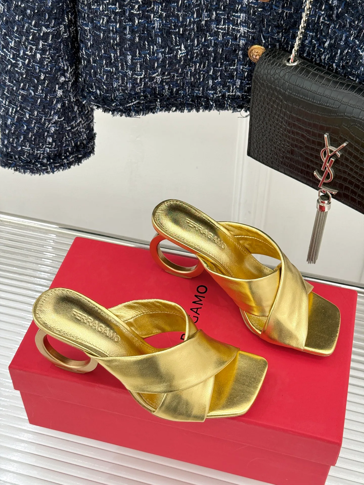 Туфли Женские Salvatore Ferragamo 11574043