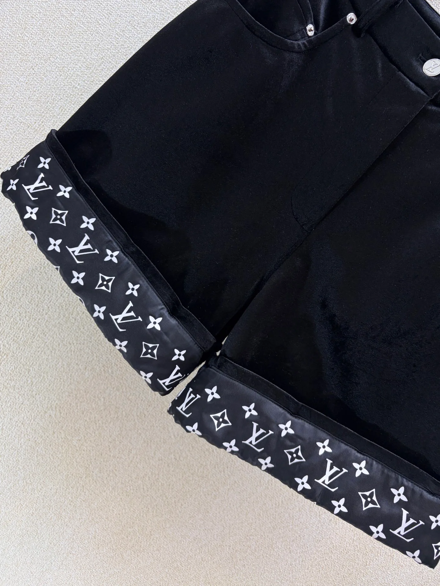 Шорты Женские Louis Vuitton 18605919