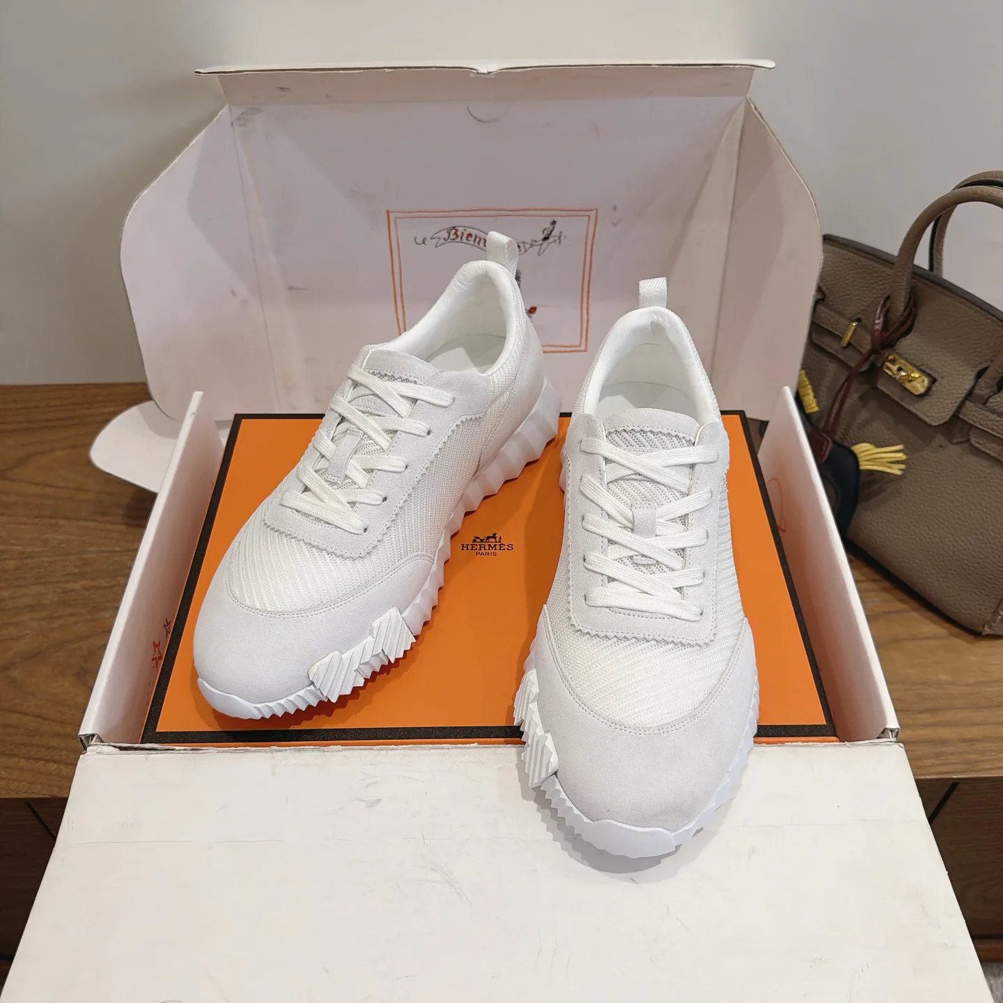 Кроссовки Женские Hermes 17303724