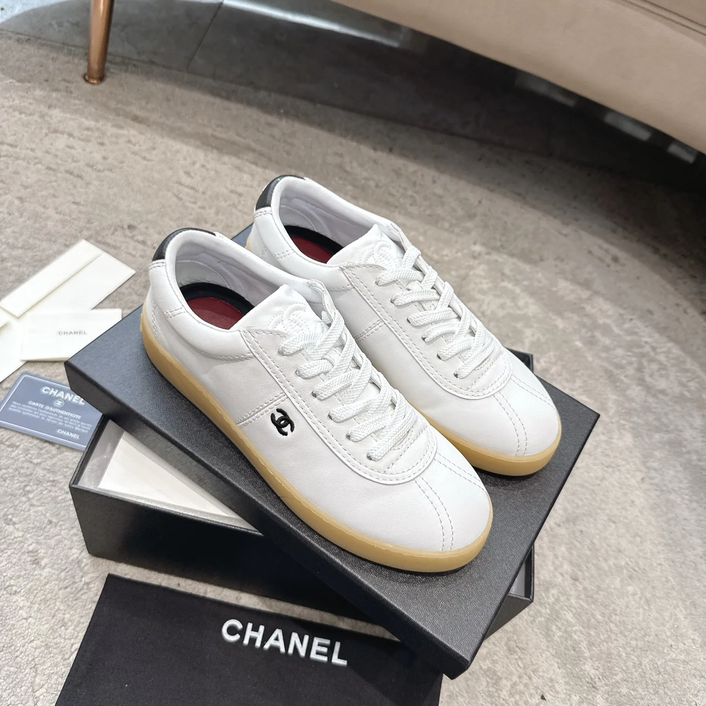 Кроссовки Женские Chanel 13332630