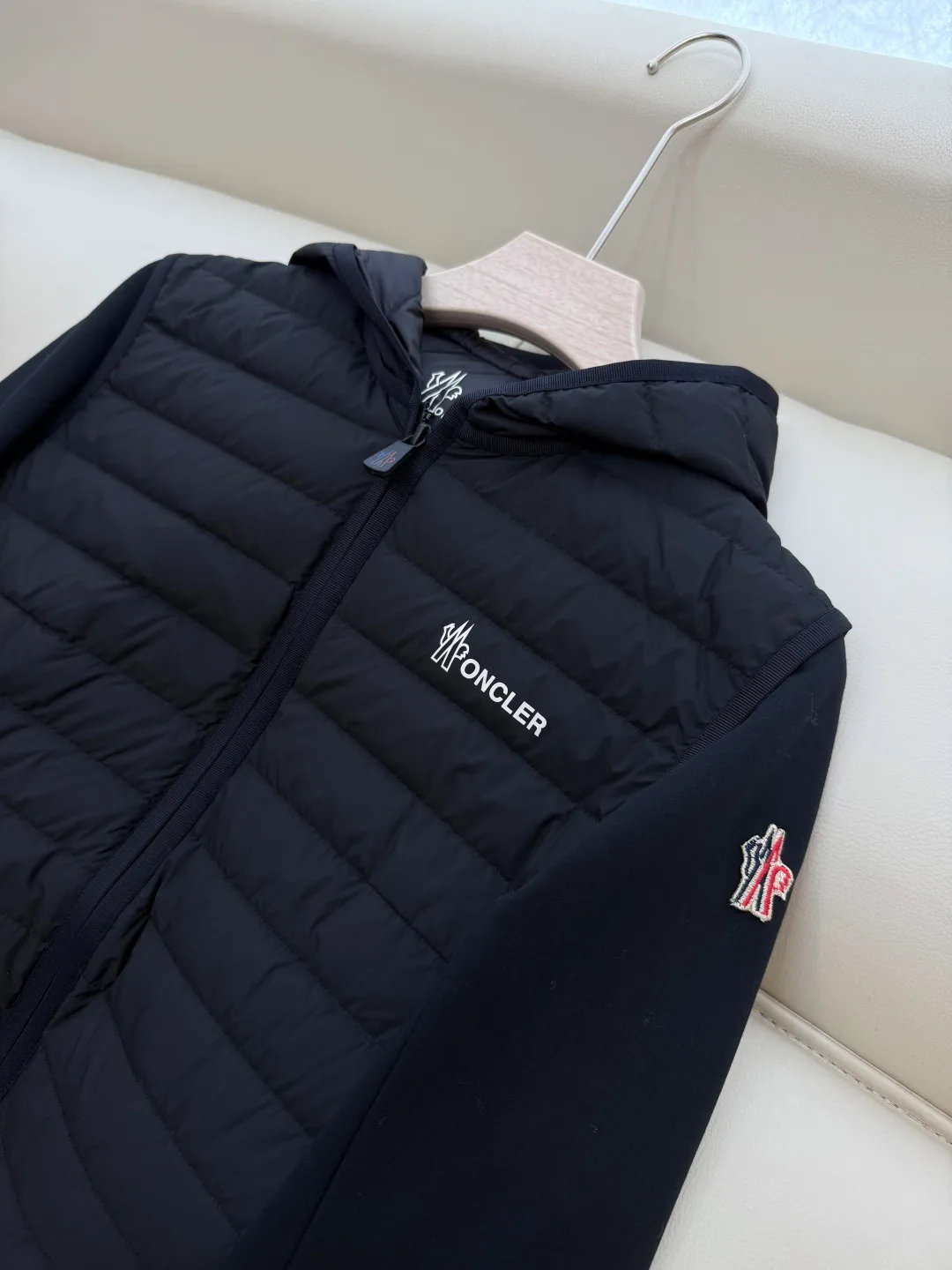 Куртки И Пуховики Женские Moncler 18512976