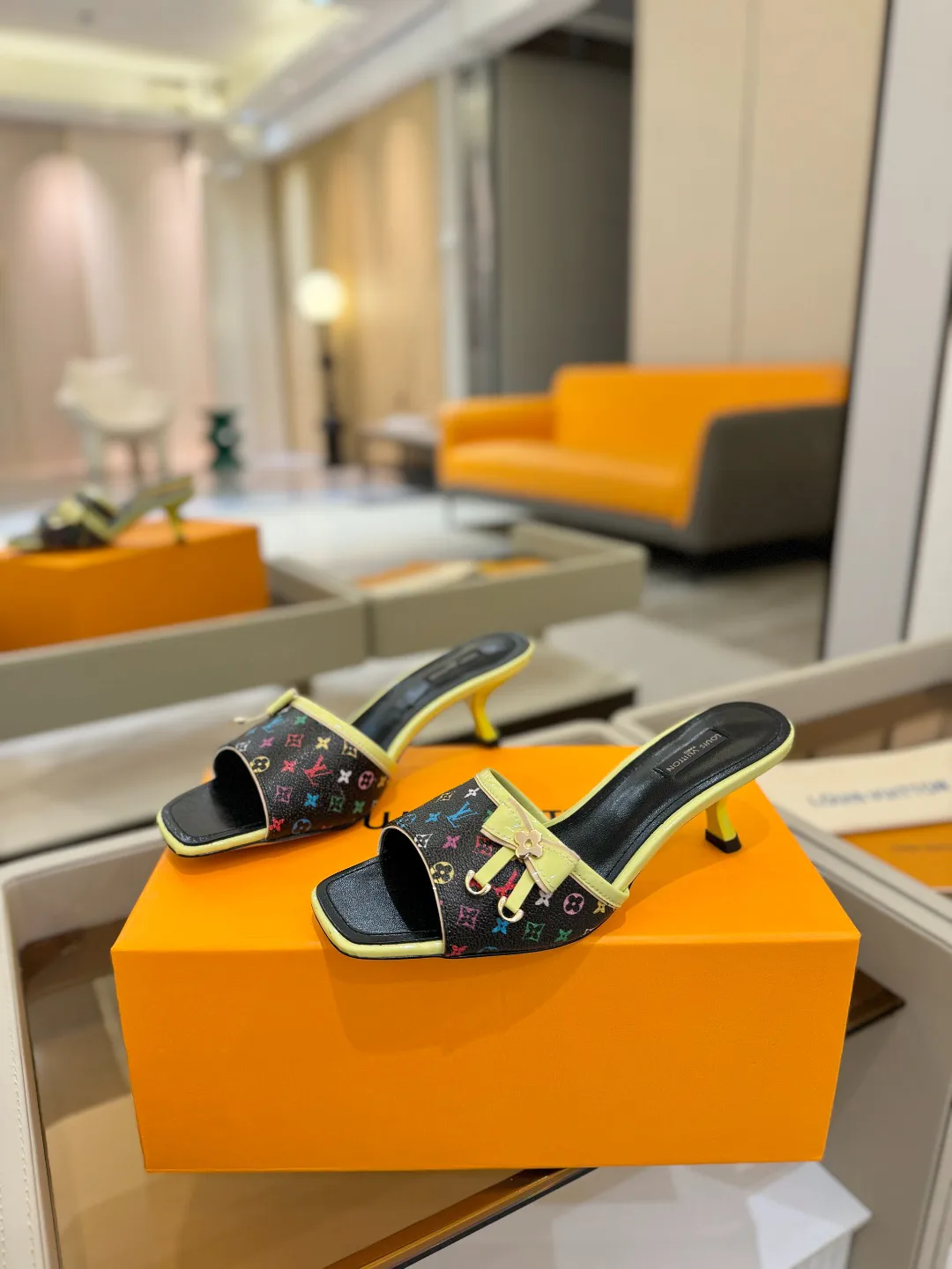 Сандалии Женские Louis Vuitton 9623487