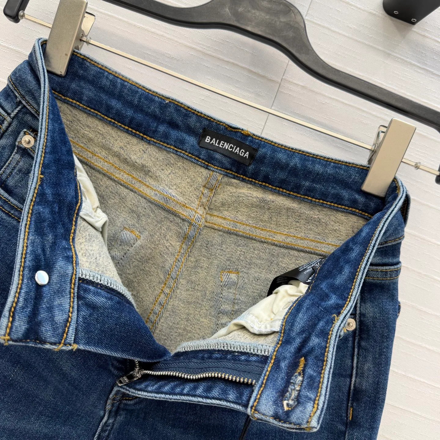 Джинсы Женские Balenciaga 19460882