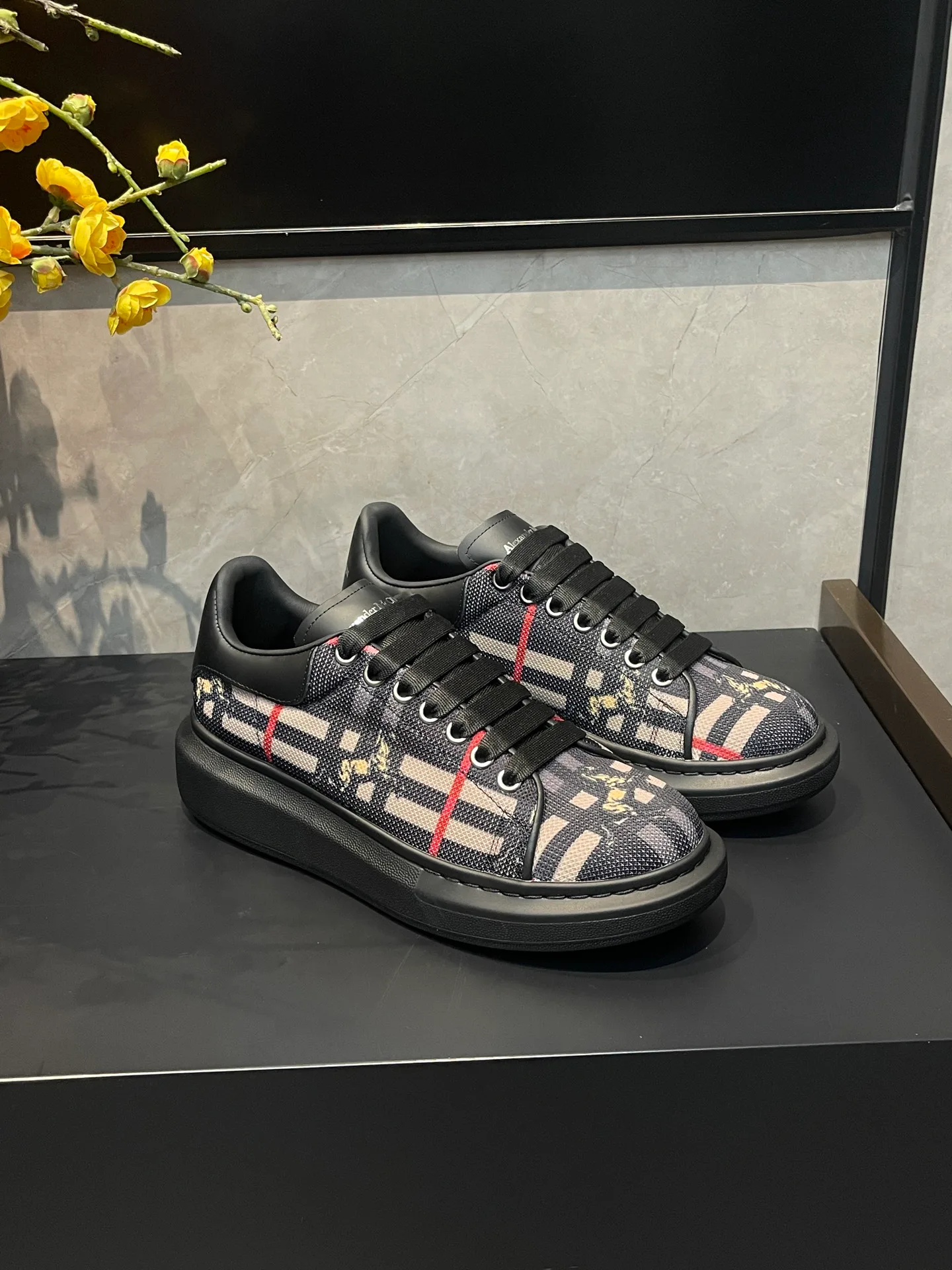 Кроссовки Женские Alexander Mcqueen 18465070