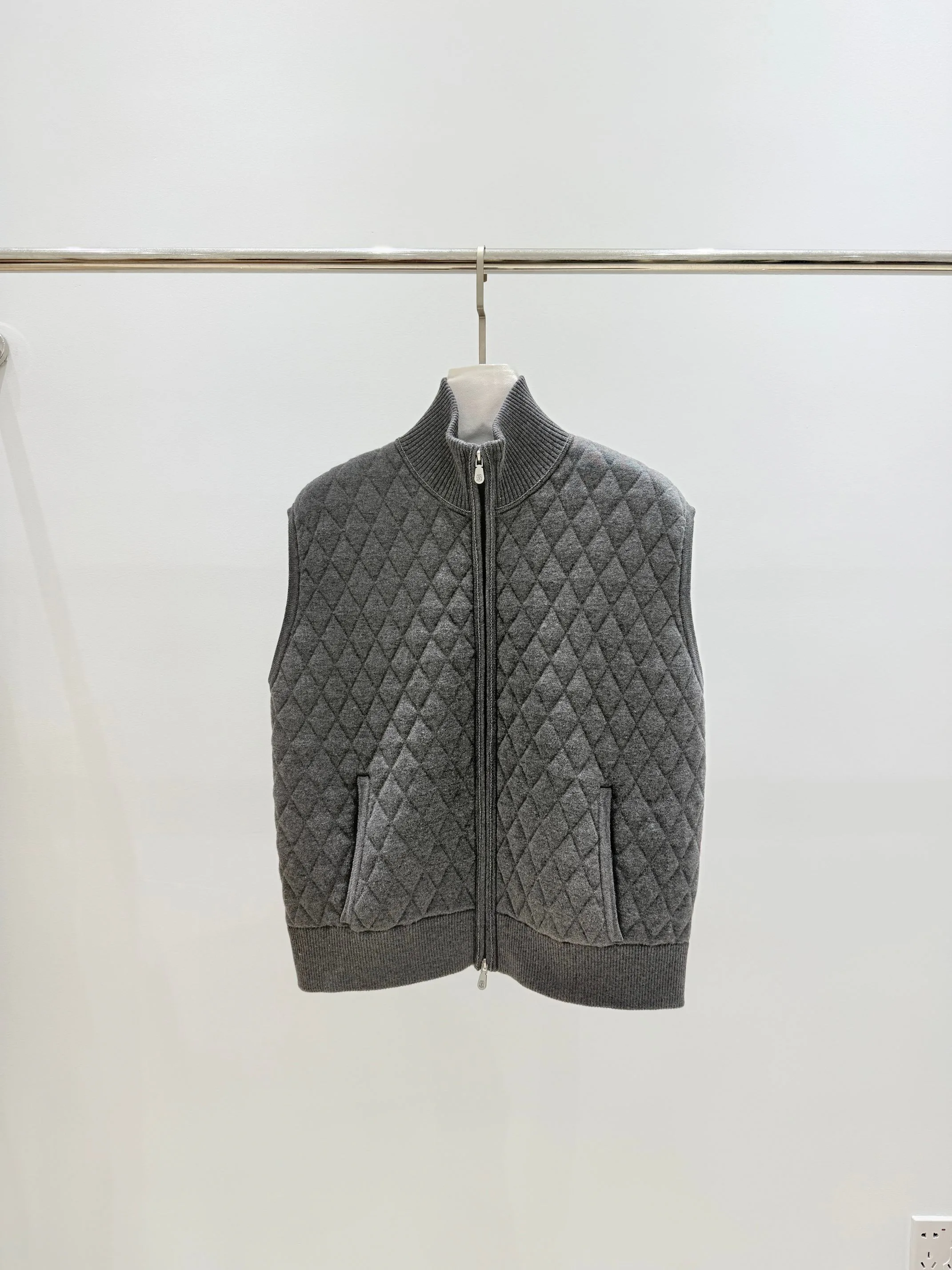 Жилеты Женские Brunello Cucinelli 18668235