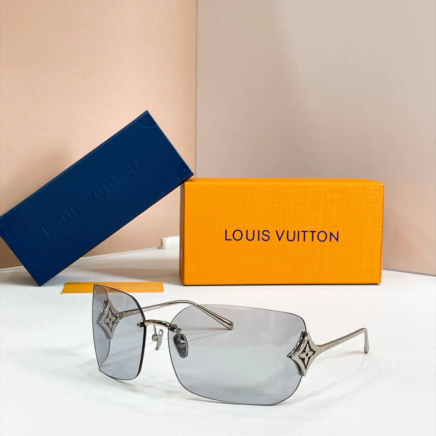 Очки Louis Vuitton 18669965