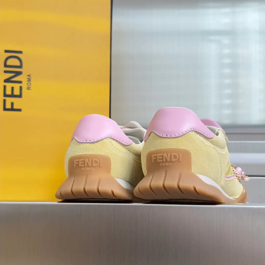 Кроссовки Женские Fendi 11687184