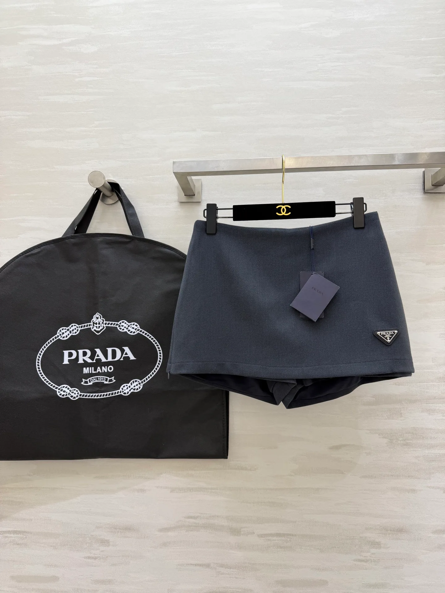 Шорты Женские Prada 11568012