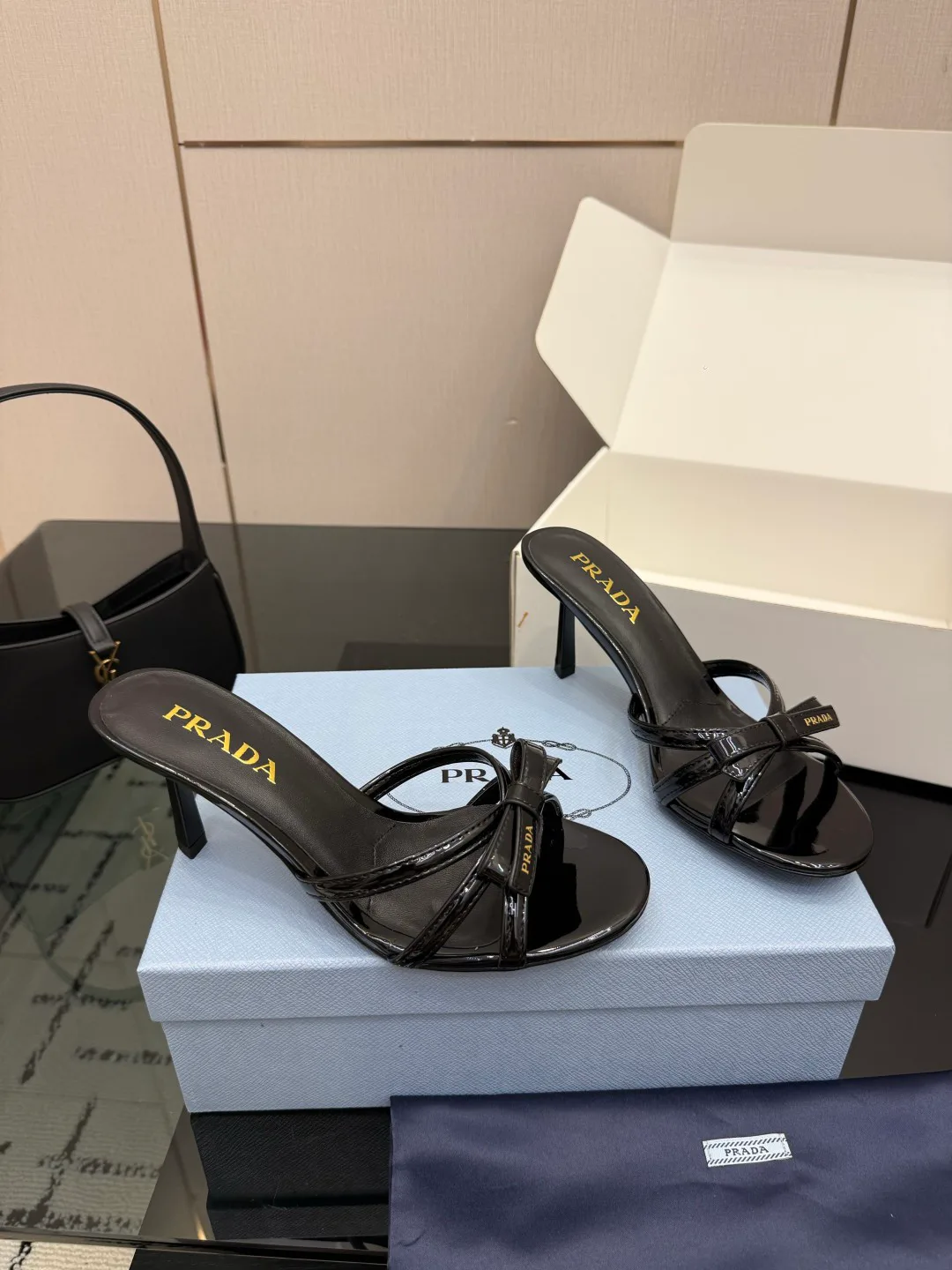 Босоножки Женские Prada 16960886