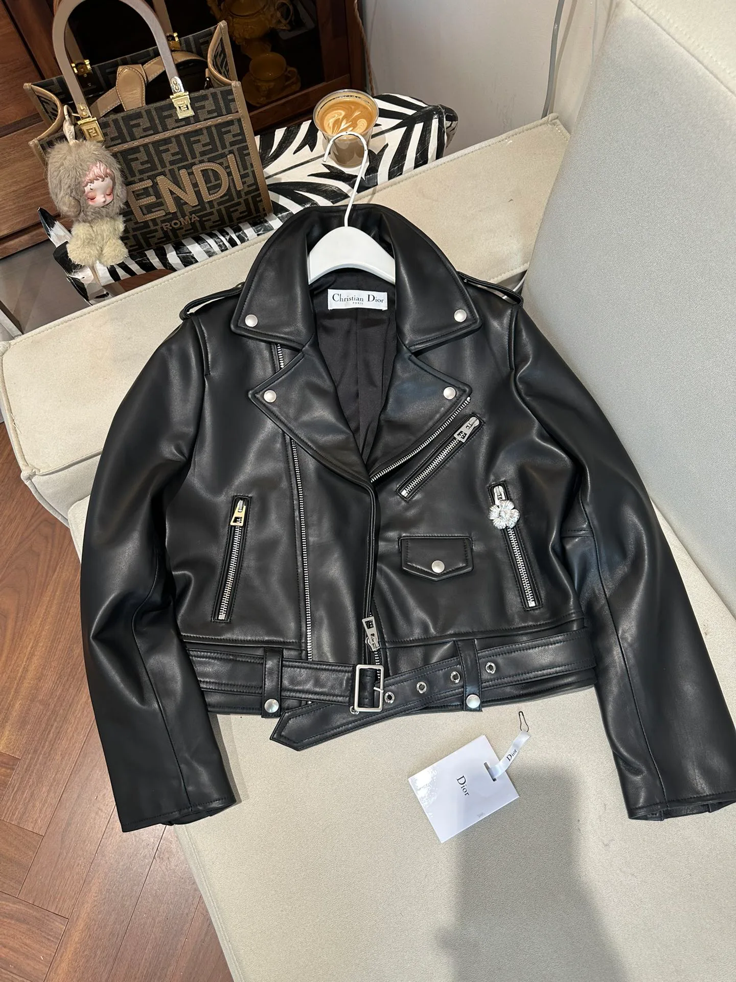 Кожаные Куртки И Дублёнки Женские Christian Dior 19403583
