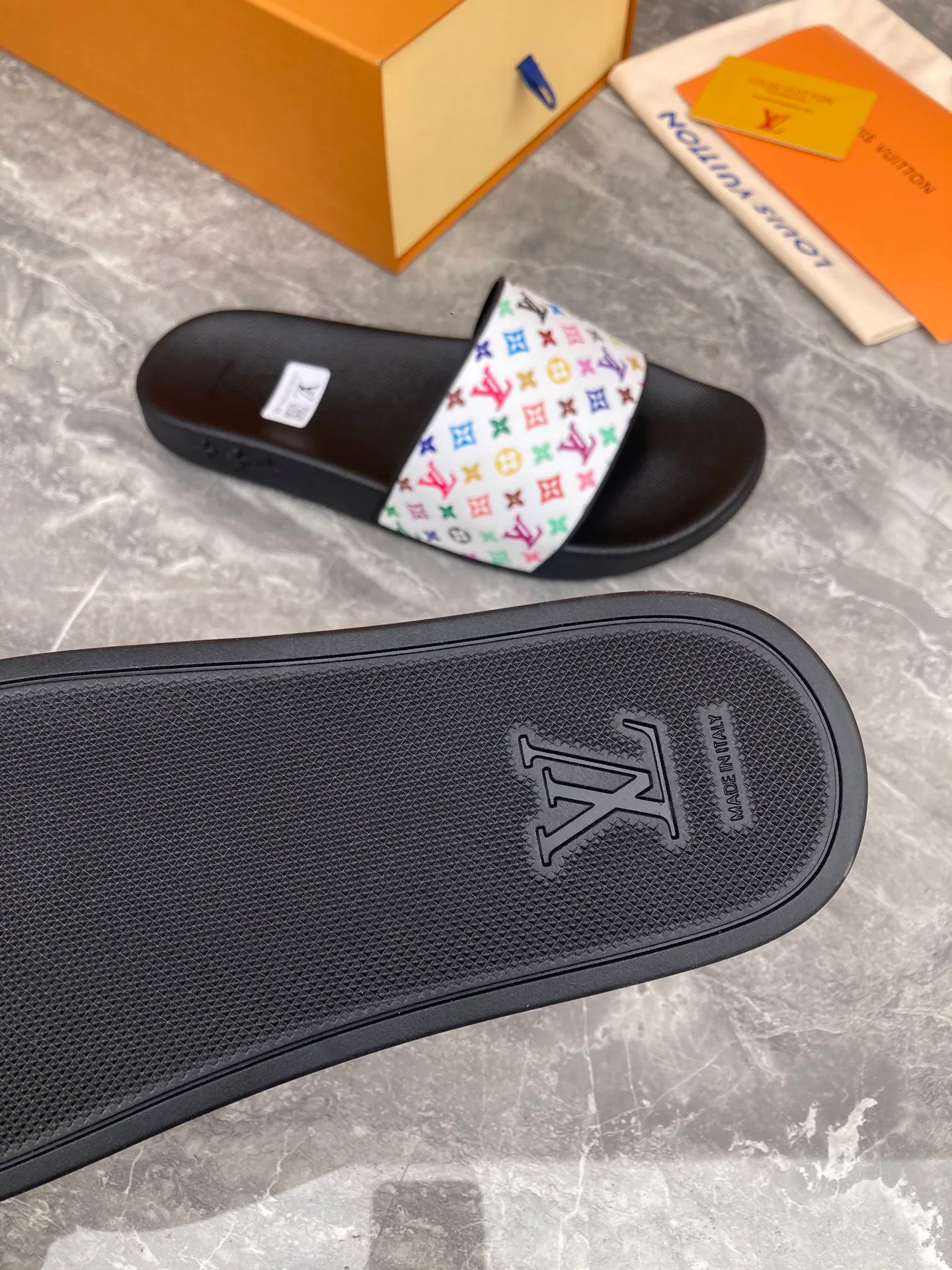 Шлепанцы Женские Louis Vuitton 5879843