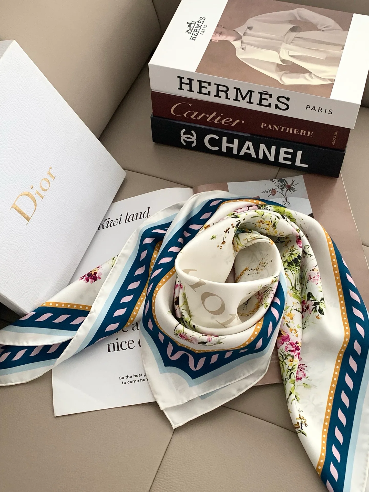 Платки Christian Dior 18675516