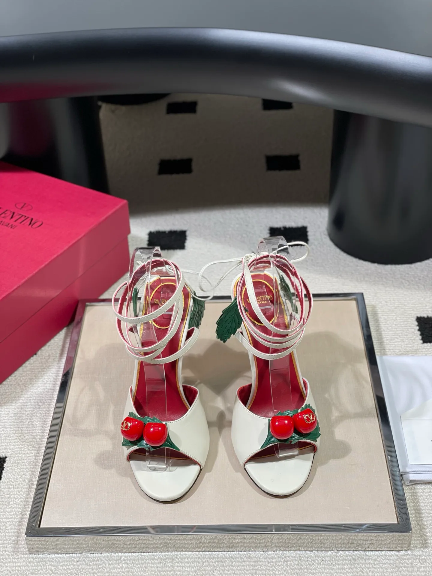 Босоножки Женские Valentino 13189669