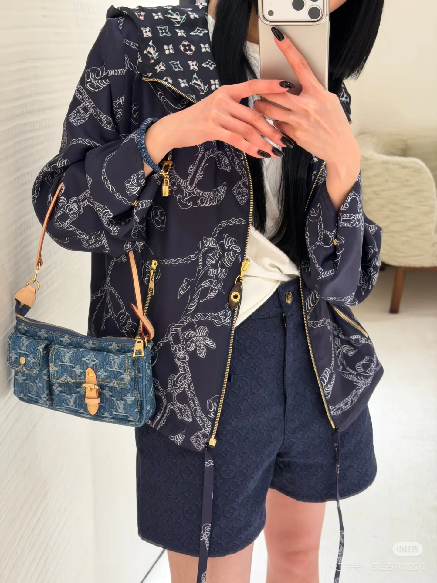 Куртки И Пуховики Женские Louis Vuitton 12649547