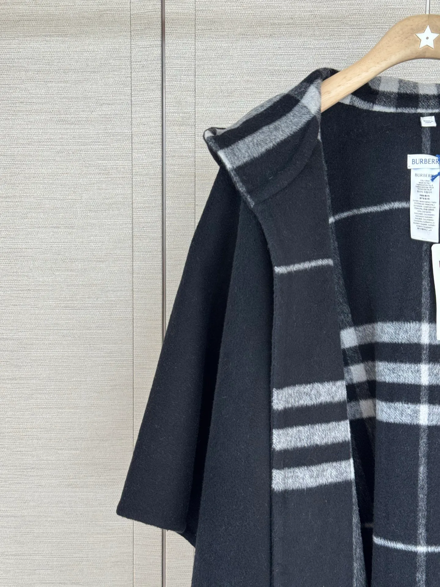 Пальто Женские Burberry 19175040