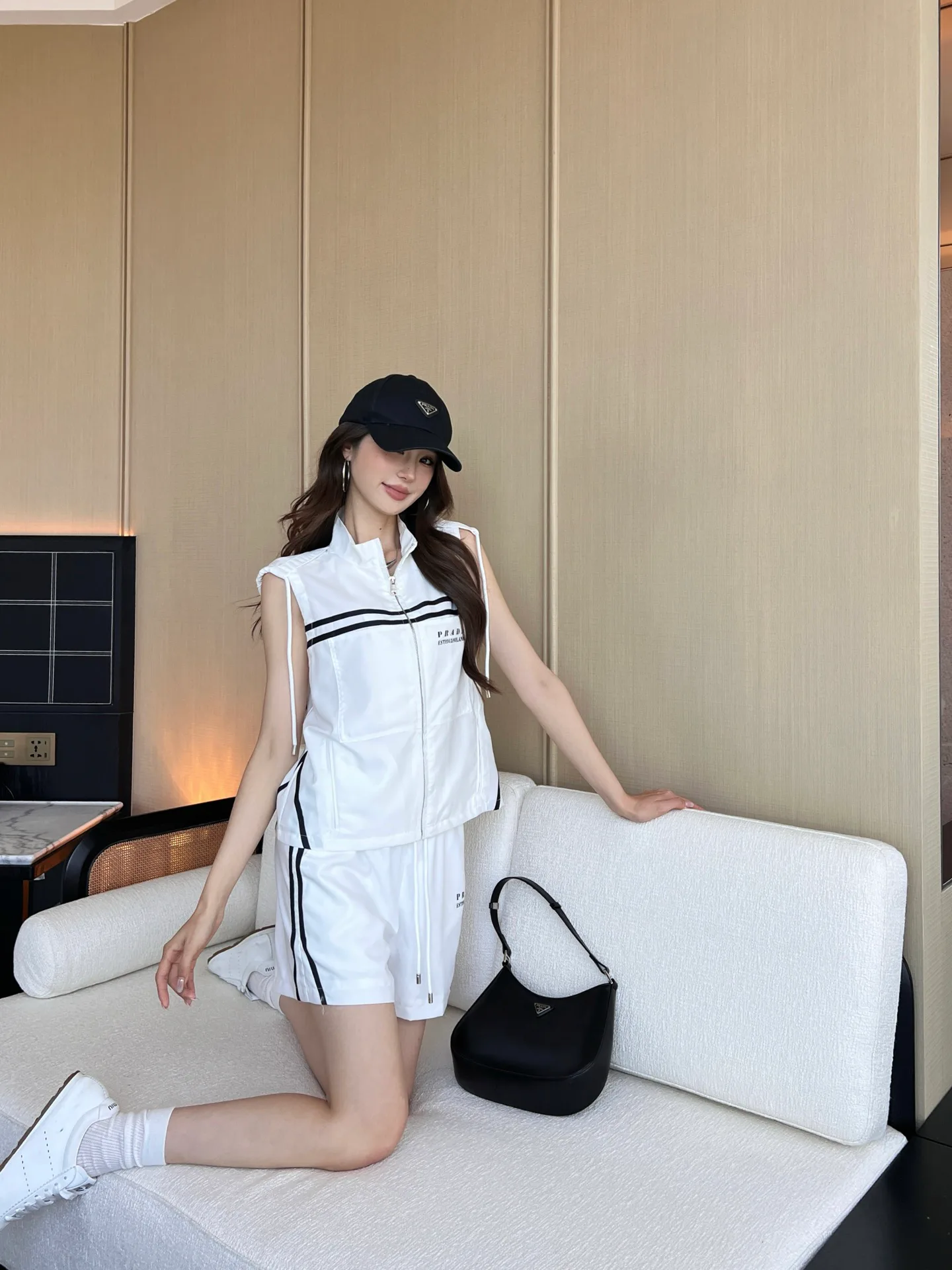 Жилеты Женские Prada 11618013