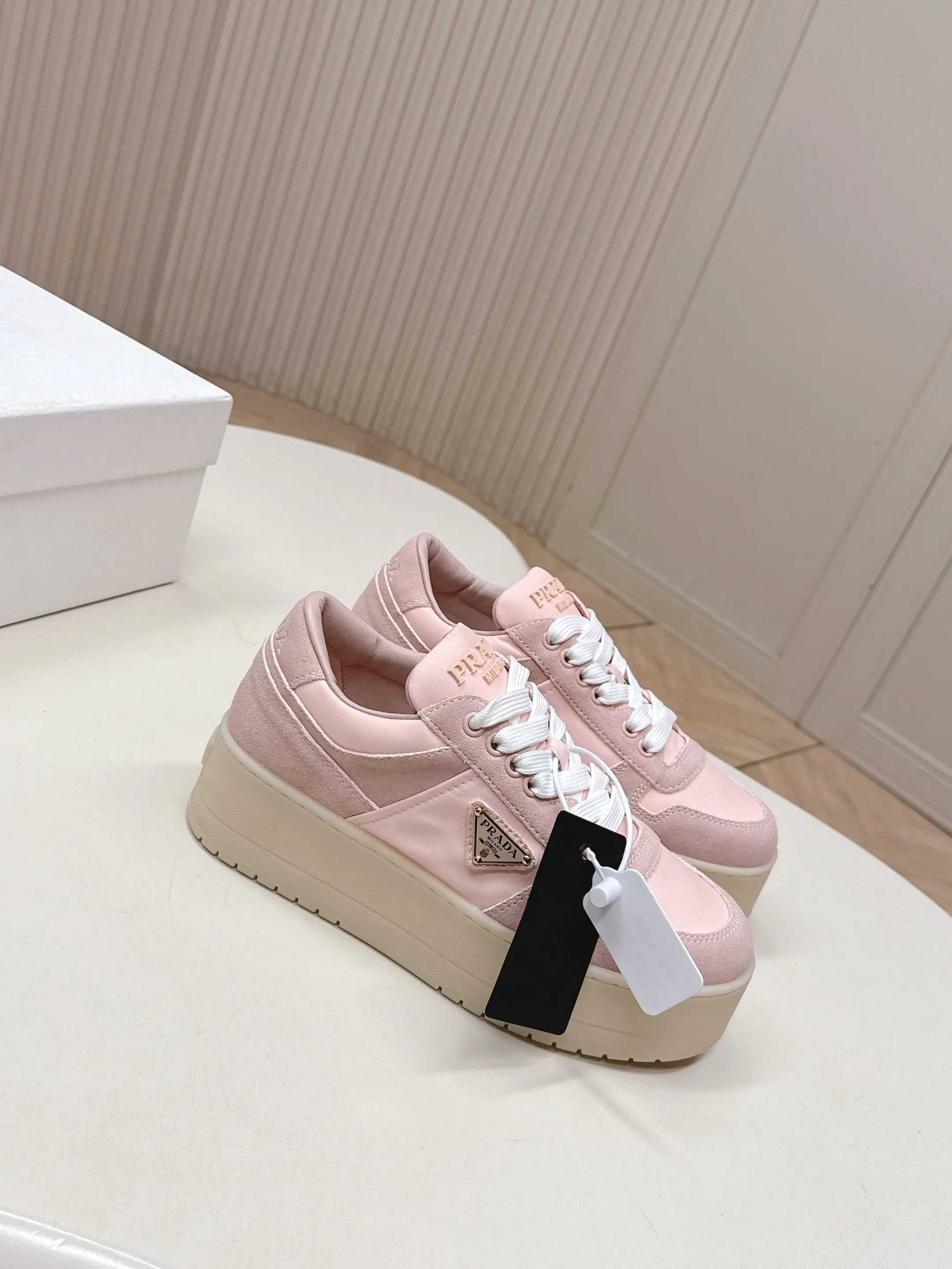 Кроссовки Женские Prada 11594932