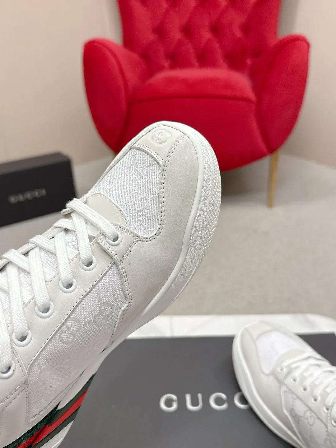 Кроссовки Женские Gucci 19099043