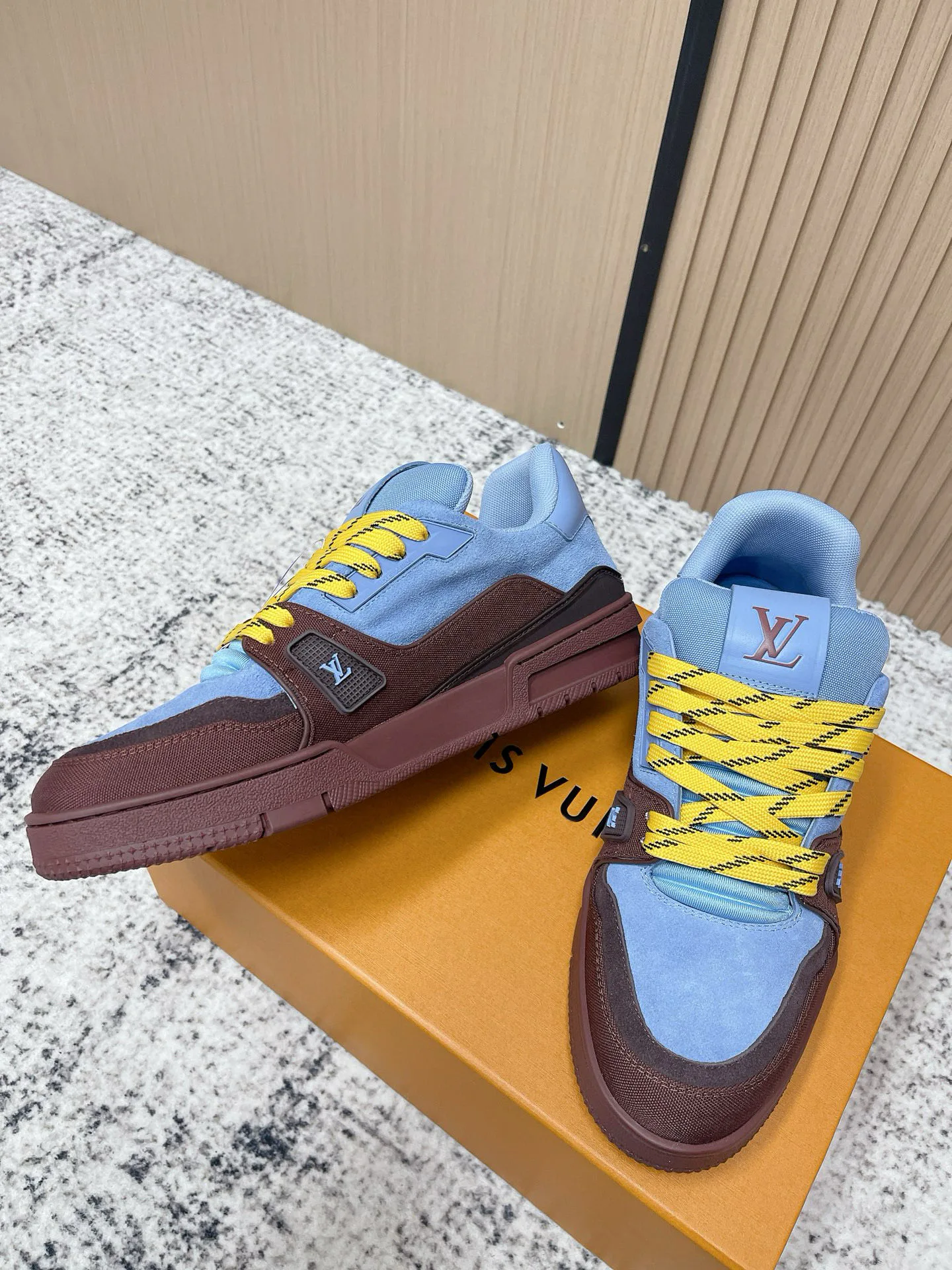 Кроссовки Женские Louis Vuitton 1053842