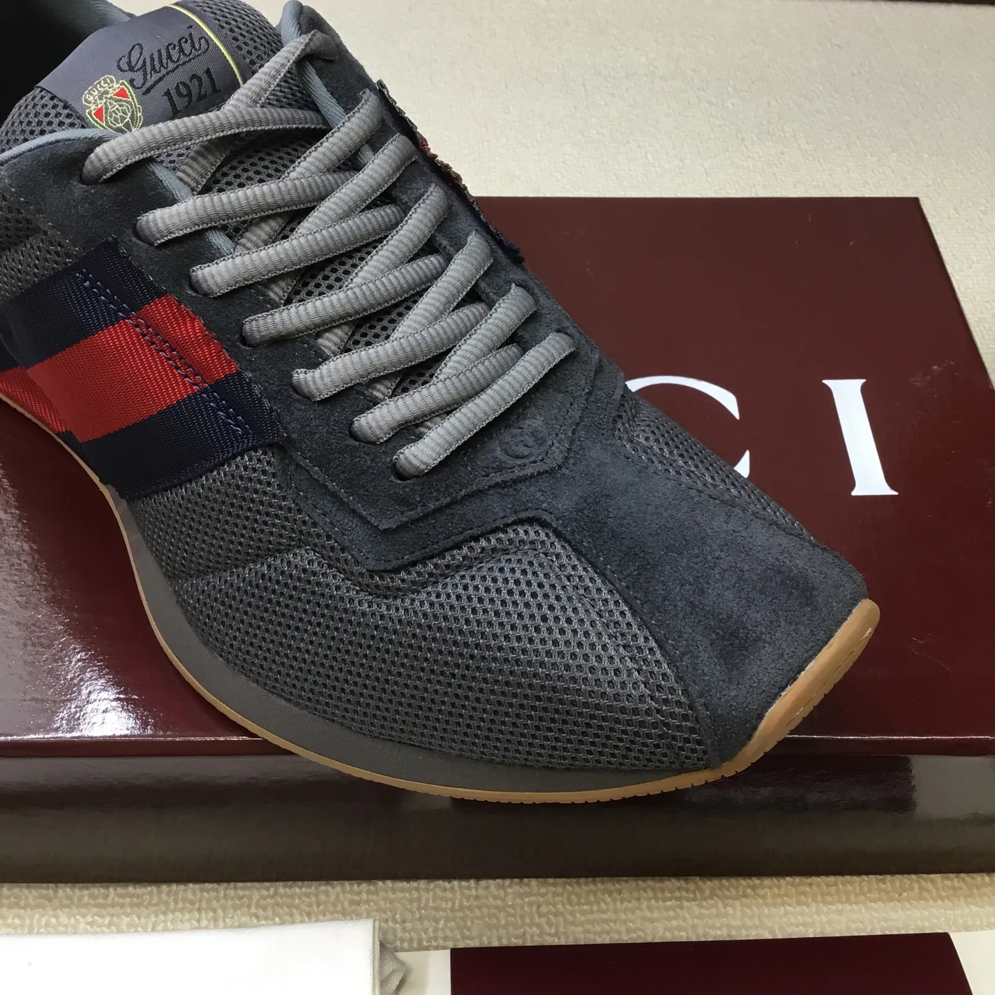 Кроссовки Женские Gucci 18773886