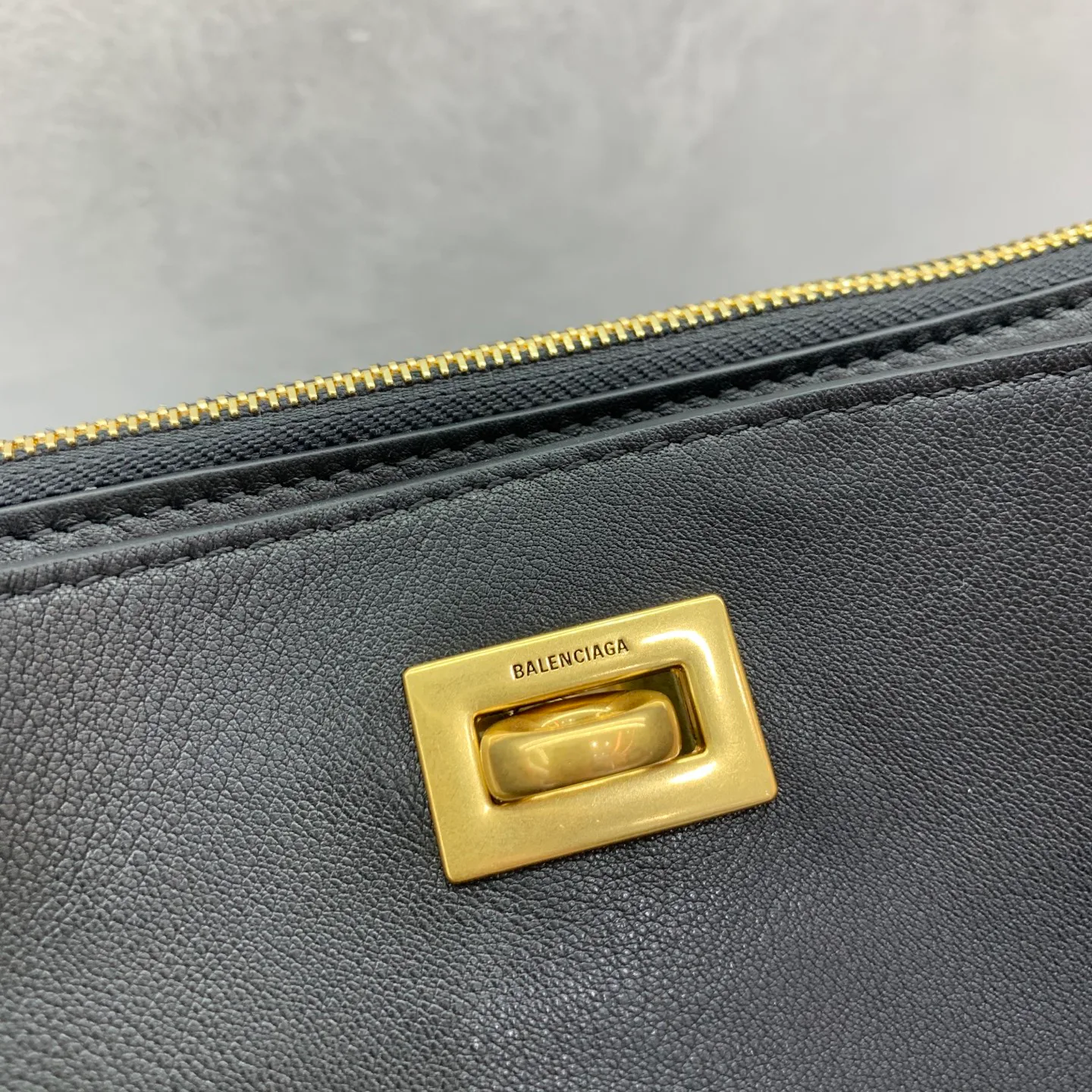 Клатчи Женские Balenciaga 13240559