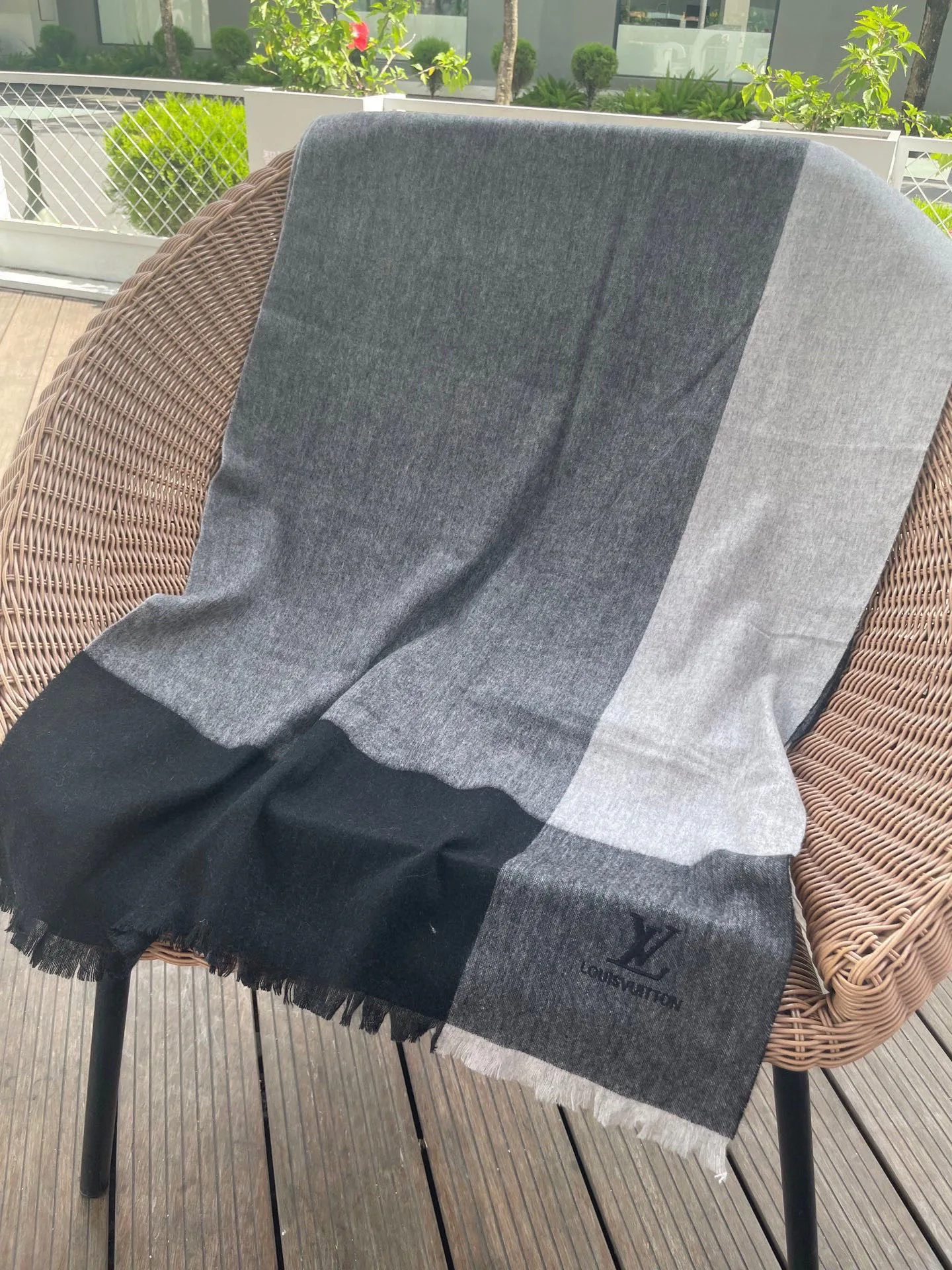 Шарфы Louis Vuitton 832144