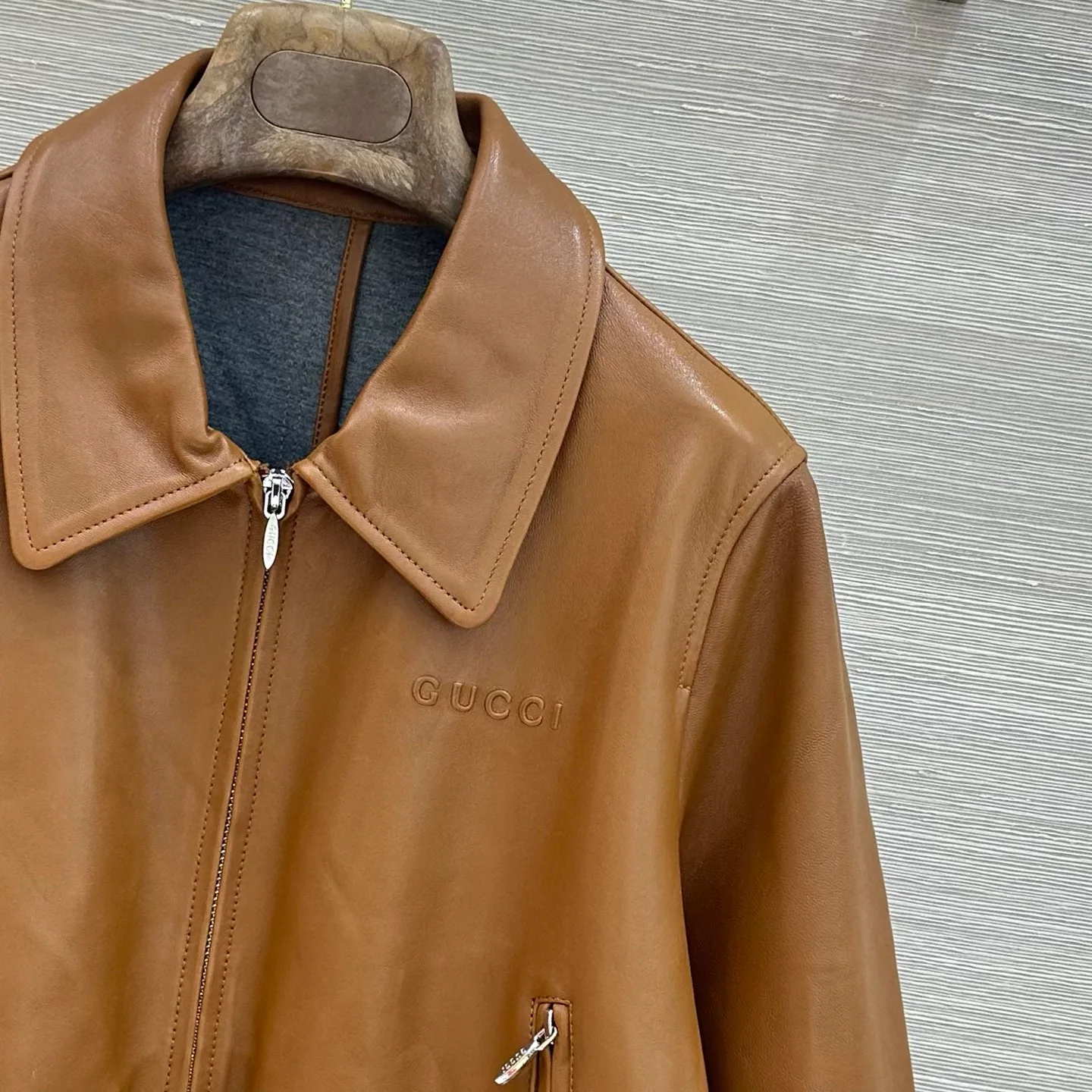 Кожаные Куртки И Дублёнки Женские Gucci 18027483