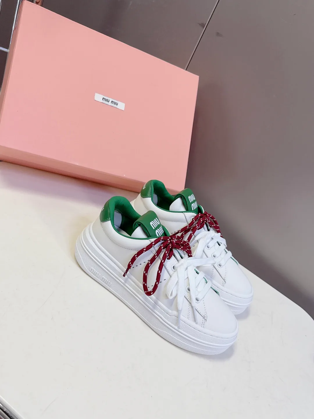 Кроссовки Женские Miu Miu 17589319