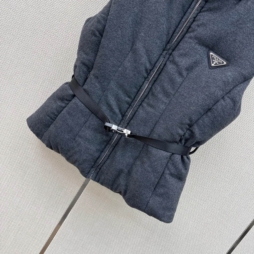 Жилеты Женские Prada 18882469