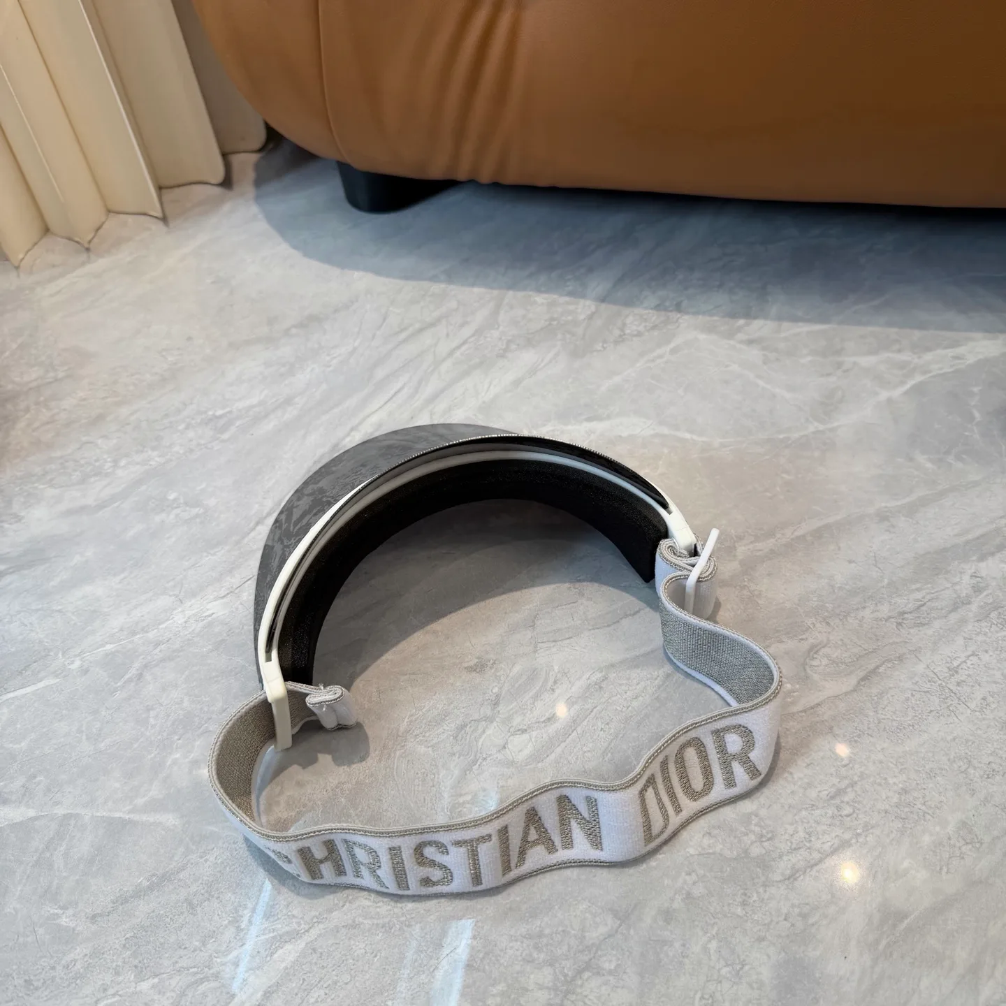 Головные Уборы Christian Dior 13294386