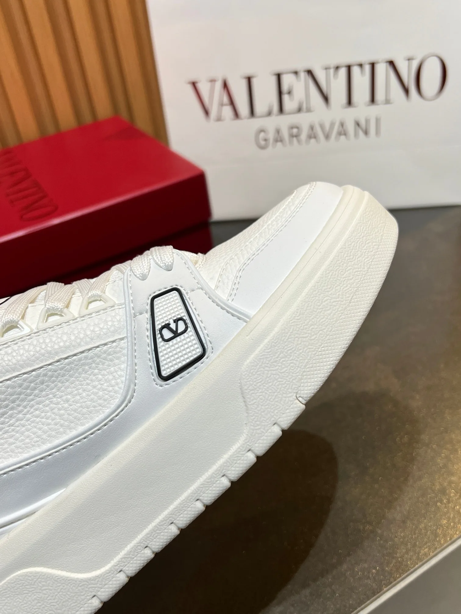 Кроссовки Женские Valentino 11575955