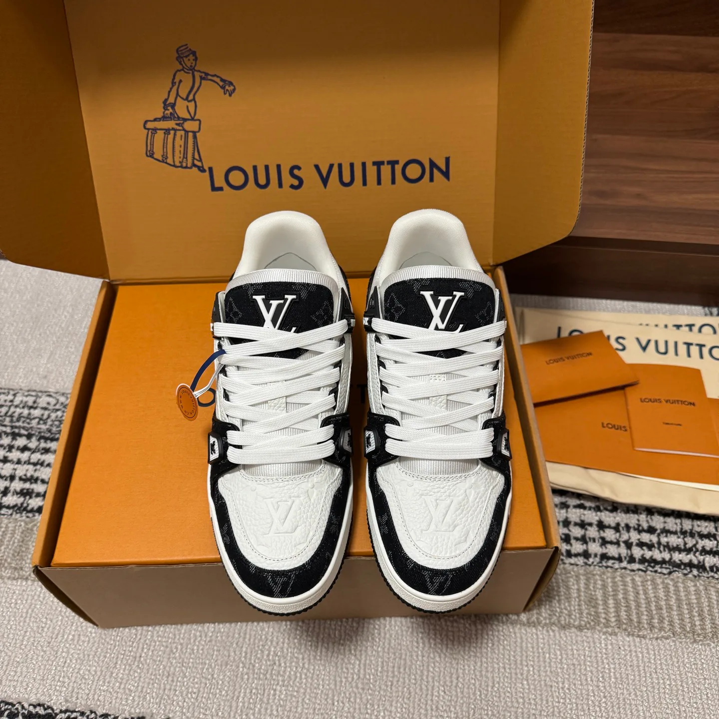 Кроссовки Женские Louis Vuitton 1546762