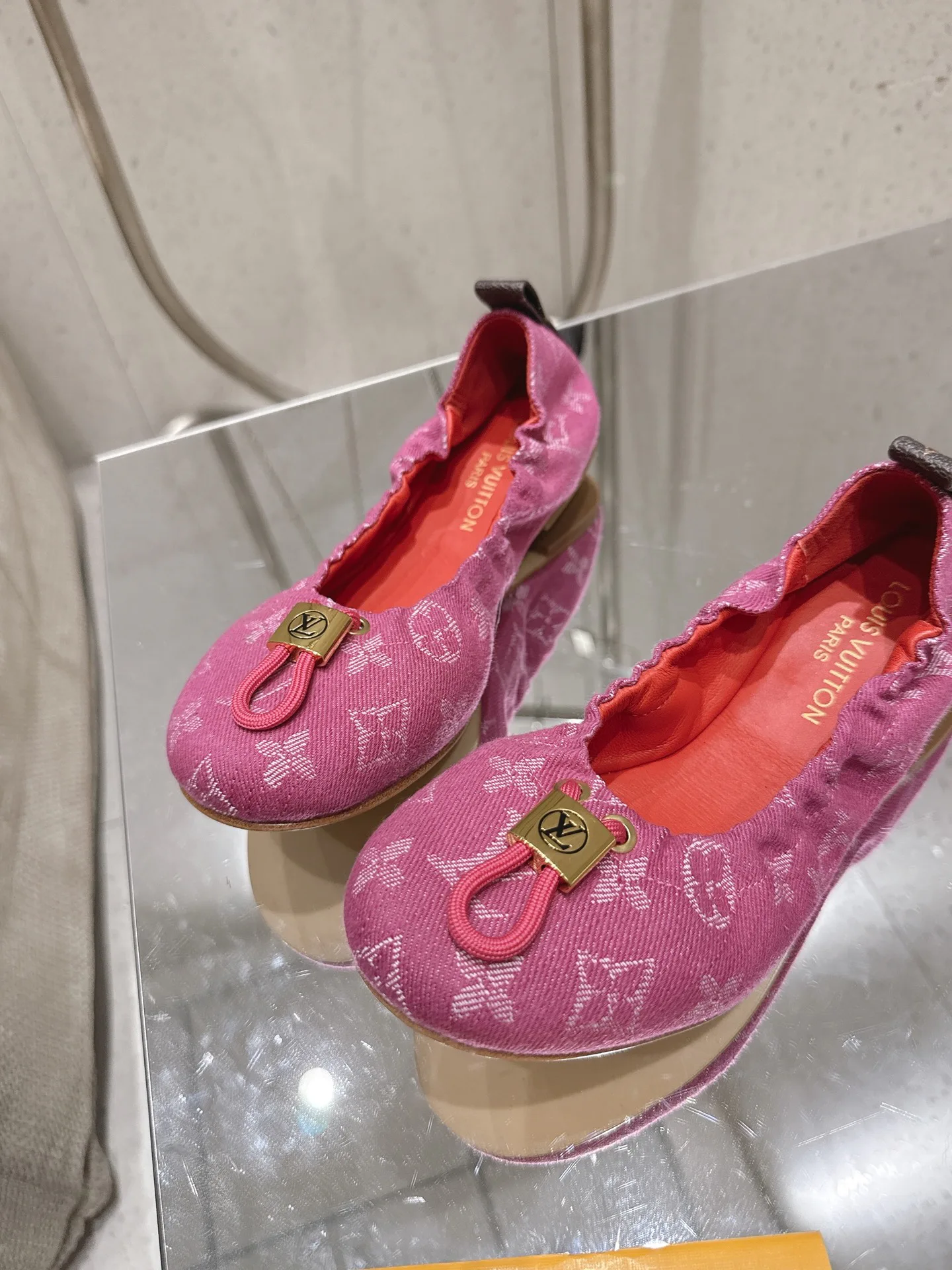 Балетки Женские Louis Vuitton 17524758