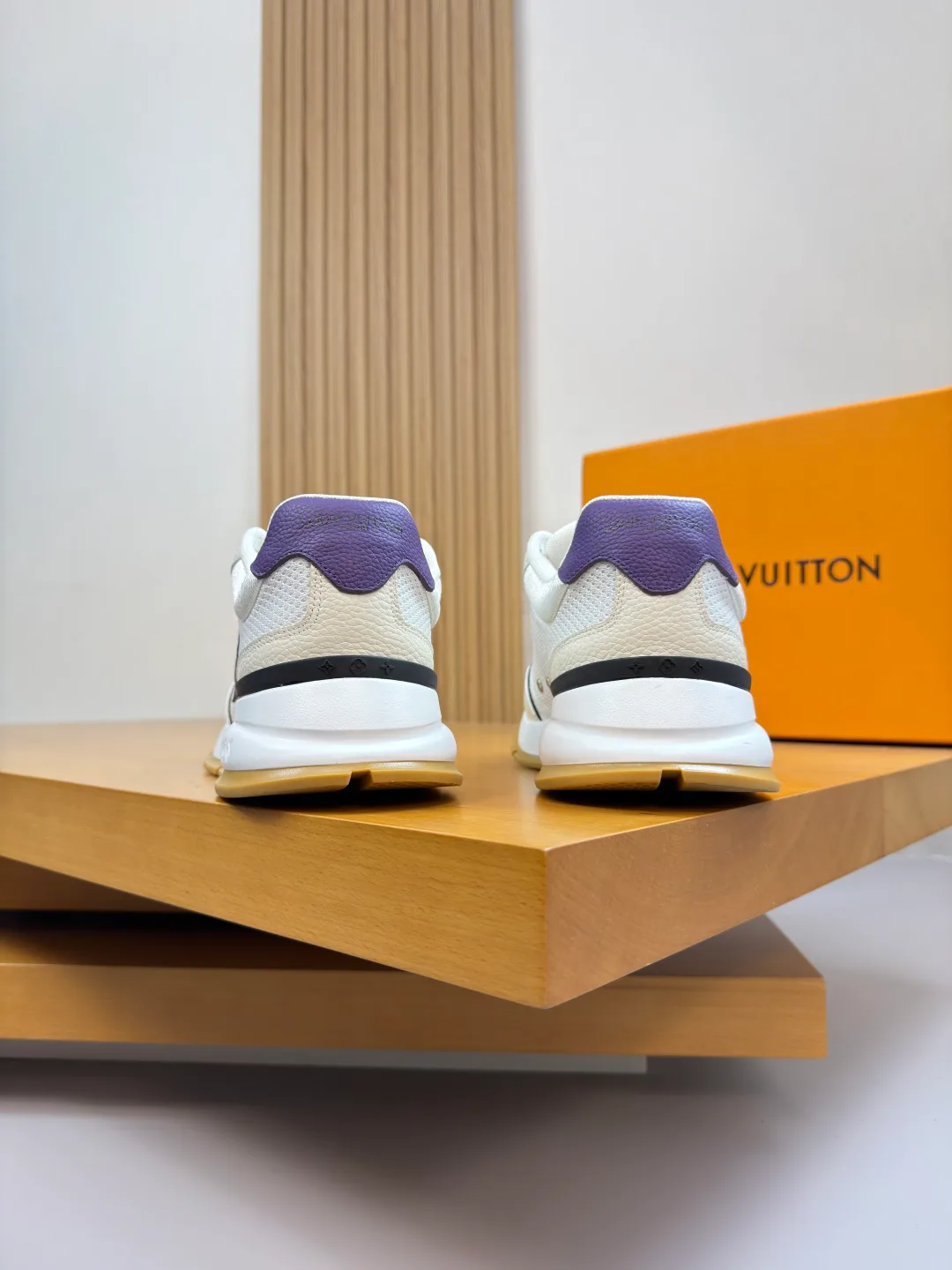 Кроссовки Женские Louis Vuitton 2652661