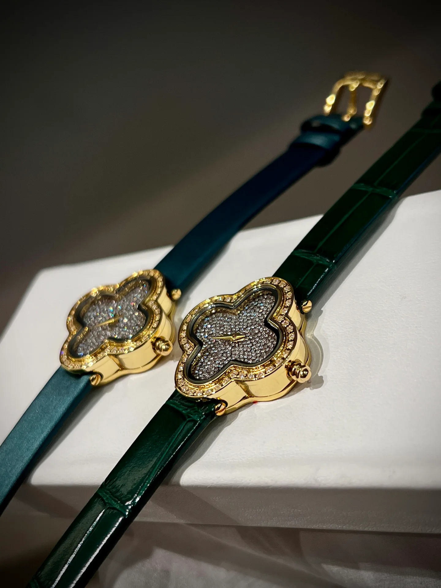 Часы Женские Van Cleef & Arpels 17800705