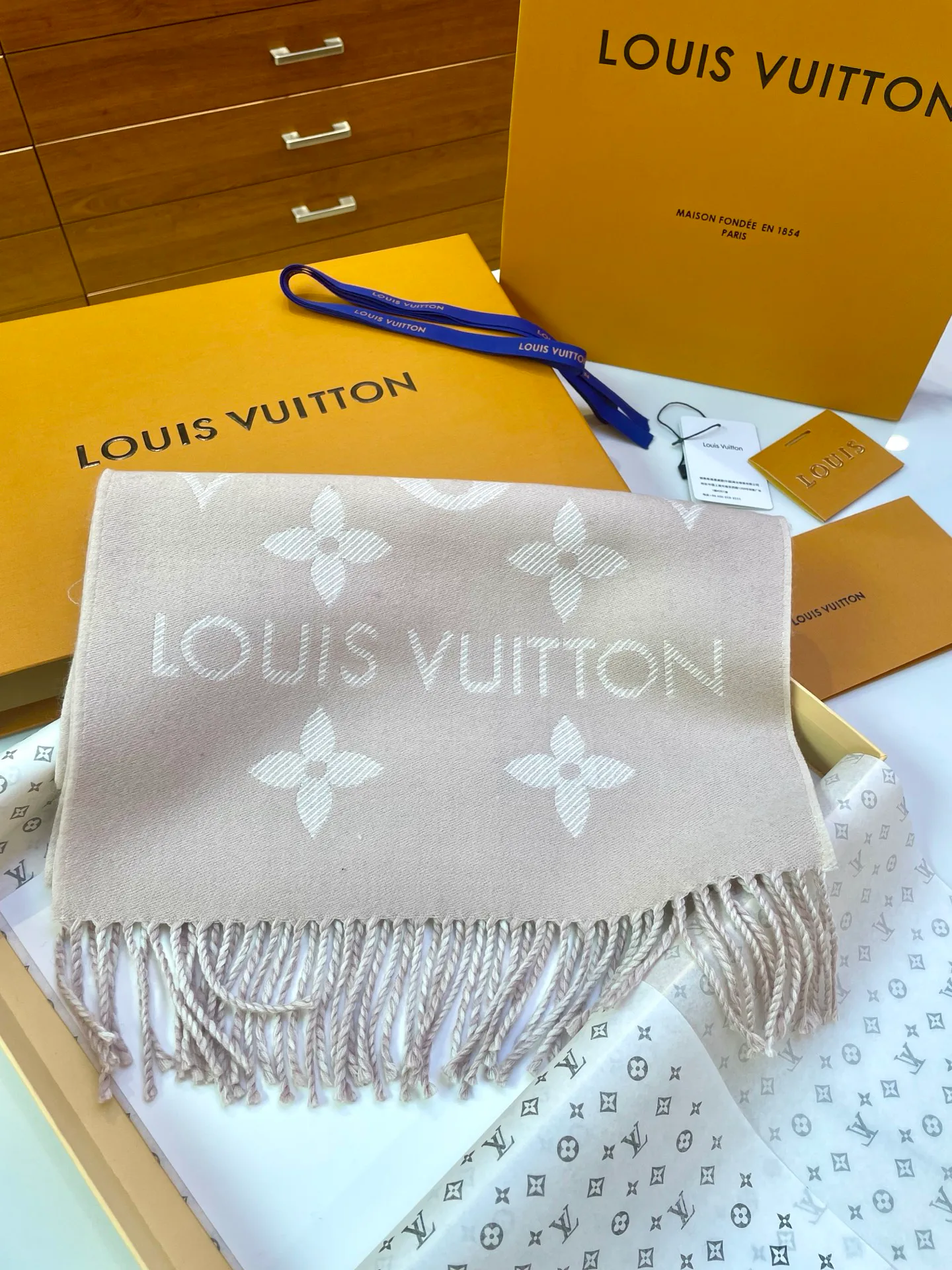Шарфы Louis Vuitton 3881131