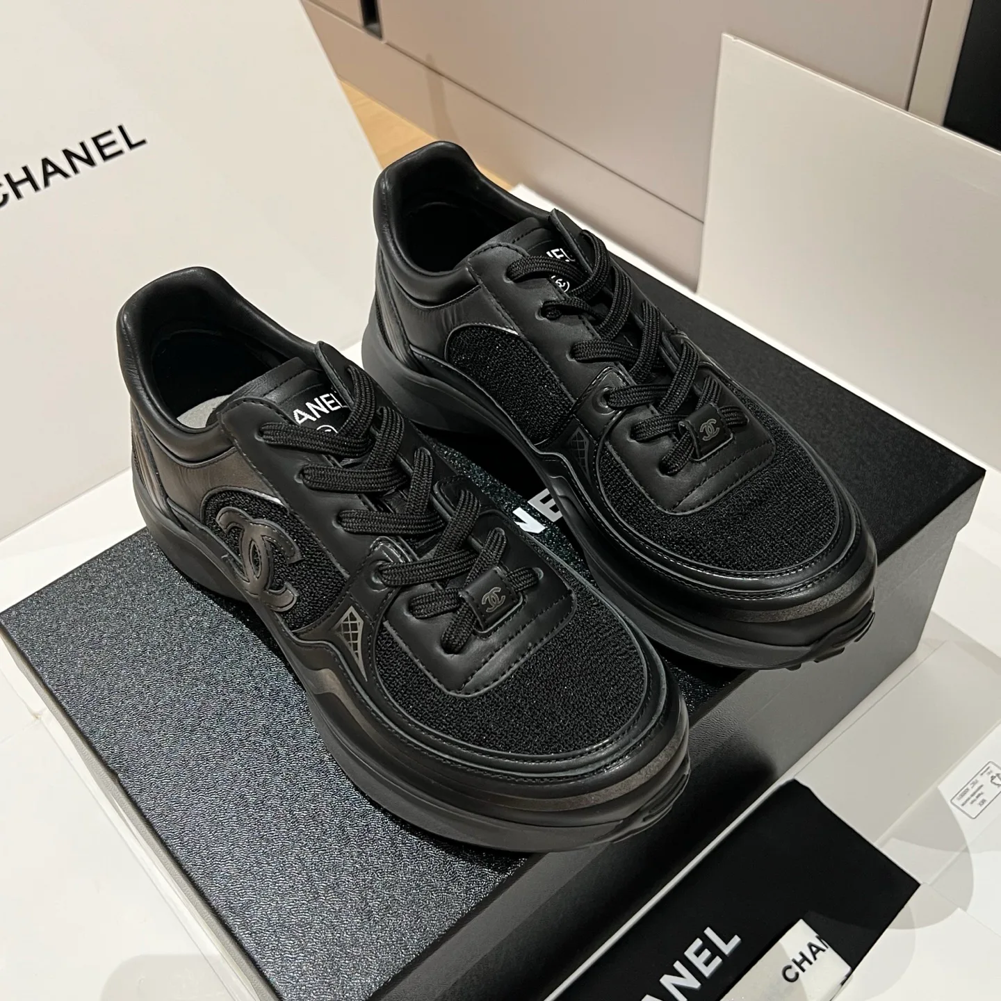 Кроссовки Женские Chanel 12827631