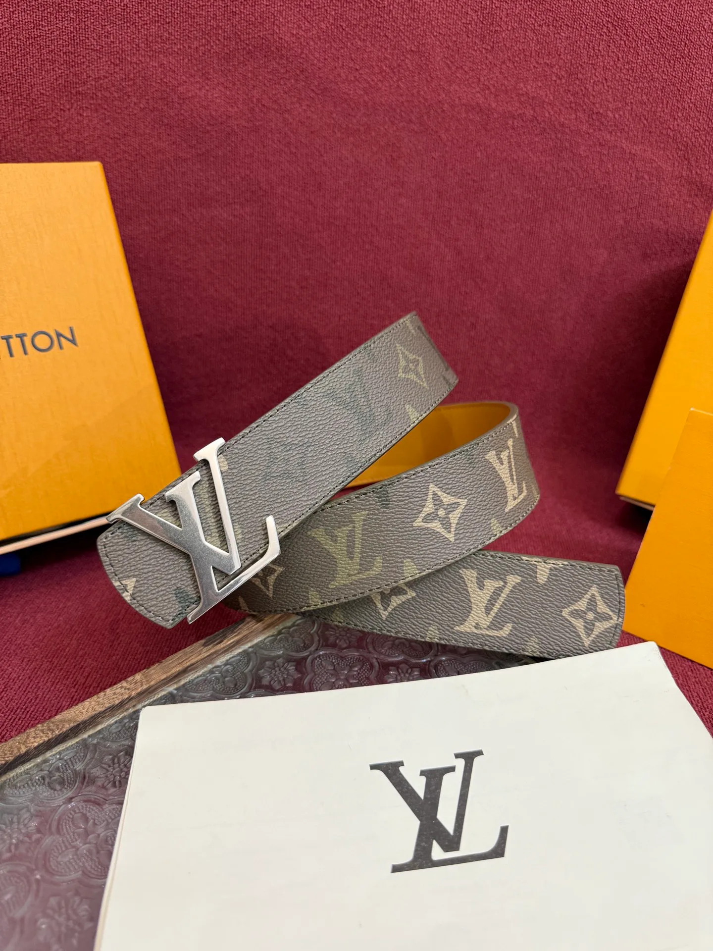 Ремни Louis Vuitton 608152