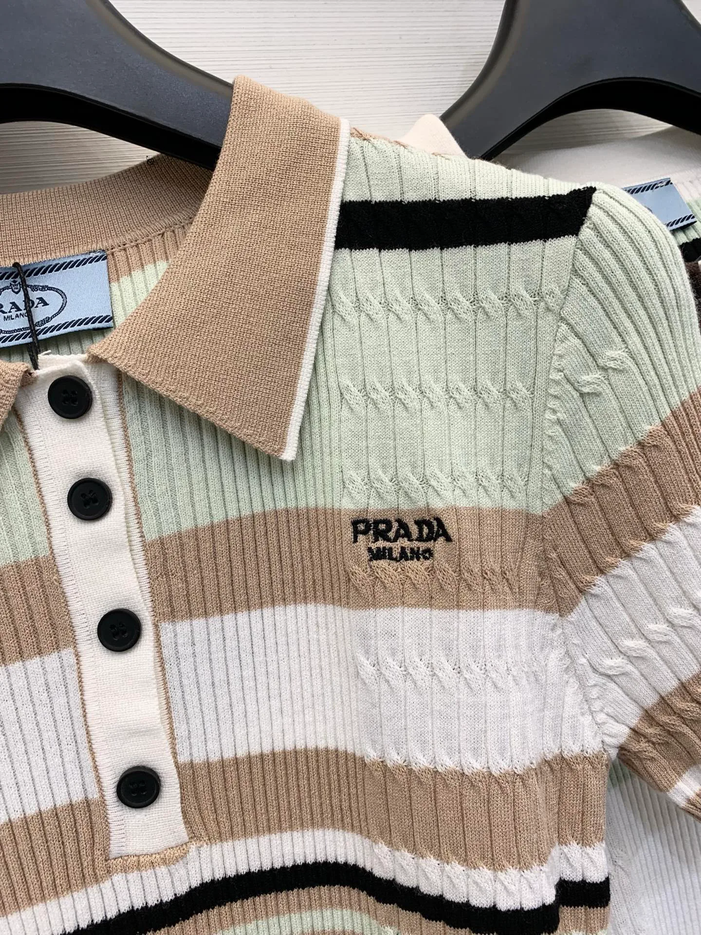 Футболки Женские Prada 13285374