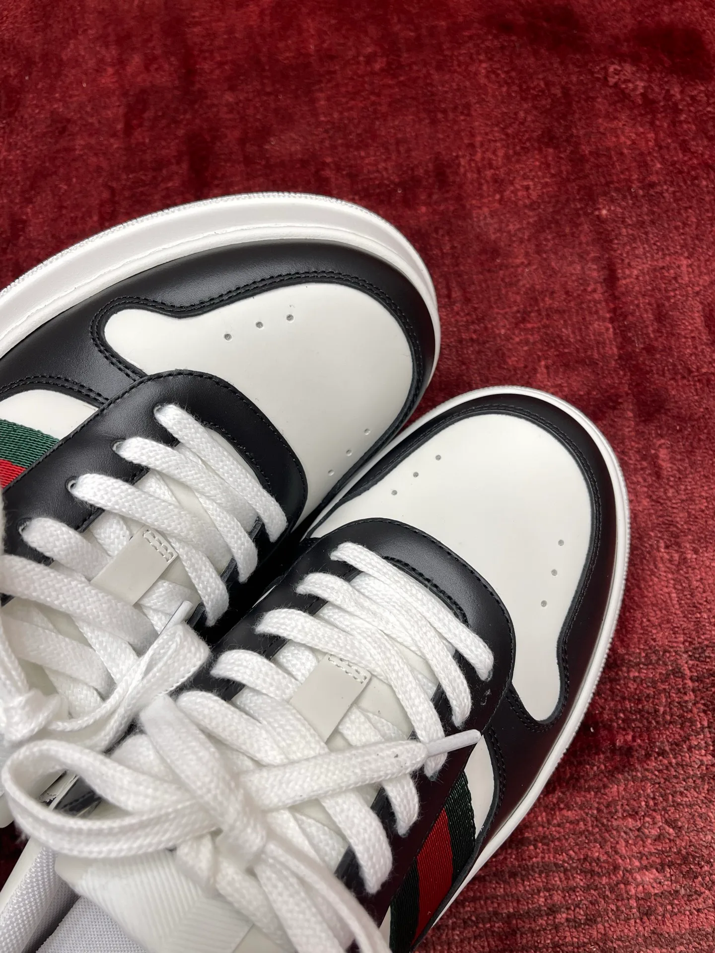 Кроссовки Женские Gucci 18995278